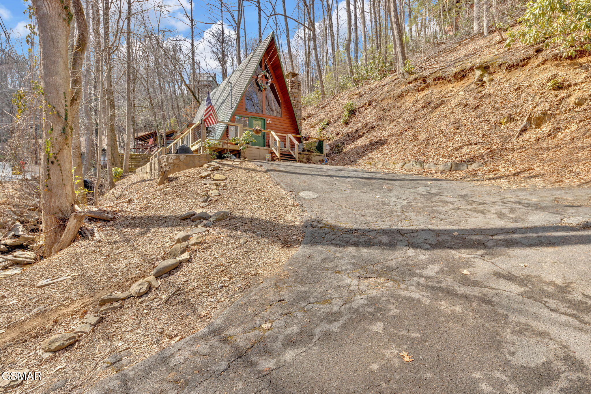 Gatlinburg, Tennessee, 37738, United States, 2 Bedrooms Bedrooms, ,2 BathroomsBathrooms,Residential,For Sale,1979634