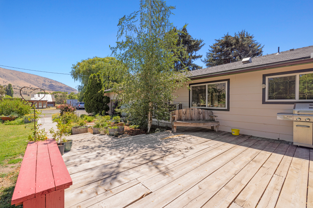 KLAMATH FALLS, Oregon, 97603, United States, 3 Bedrooms Bedrooms, ,2 BathroomsBathrooms,Residential,For Sale,1984285