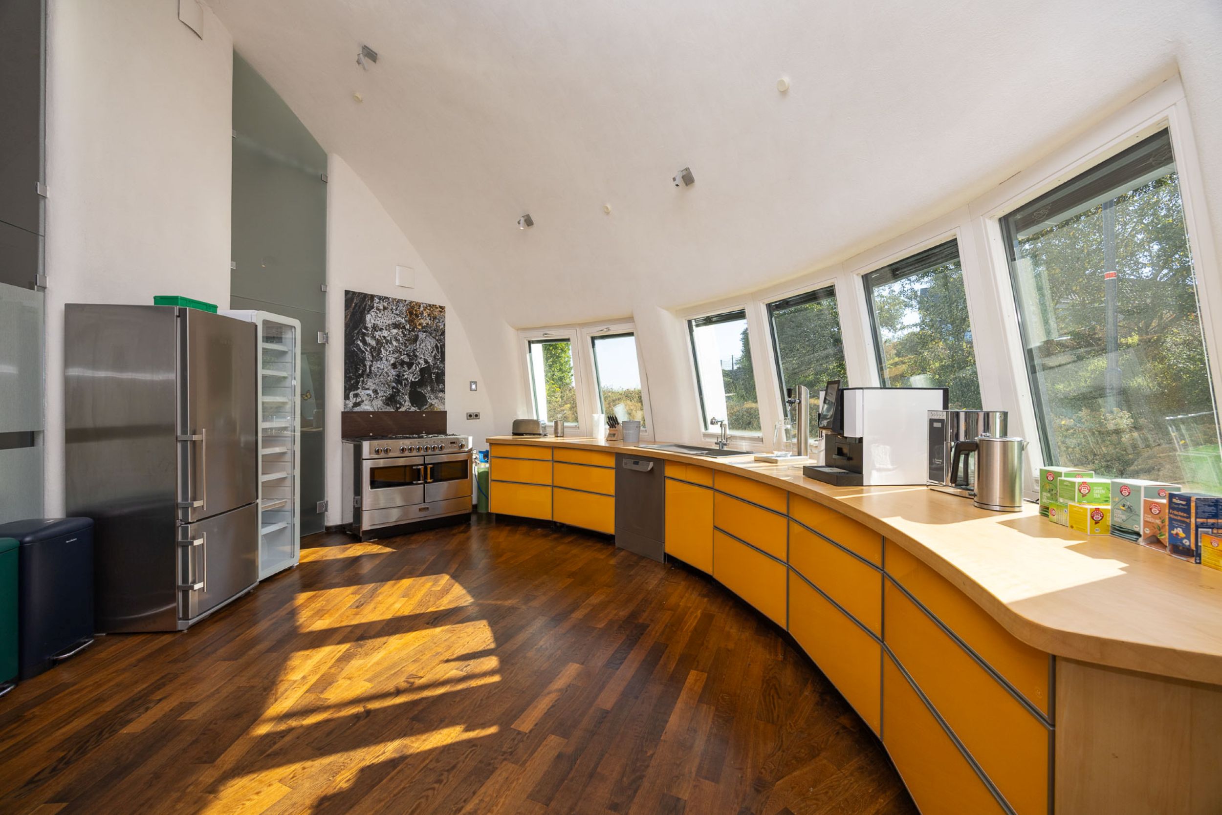  Architectural Haven of 536 m² – A Private Spa Retreat with Natural Swimming Pool - 物件實景