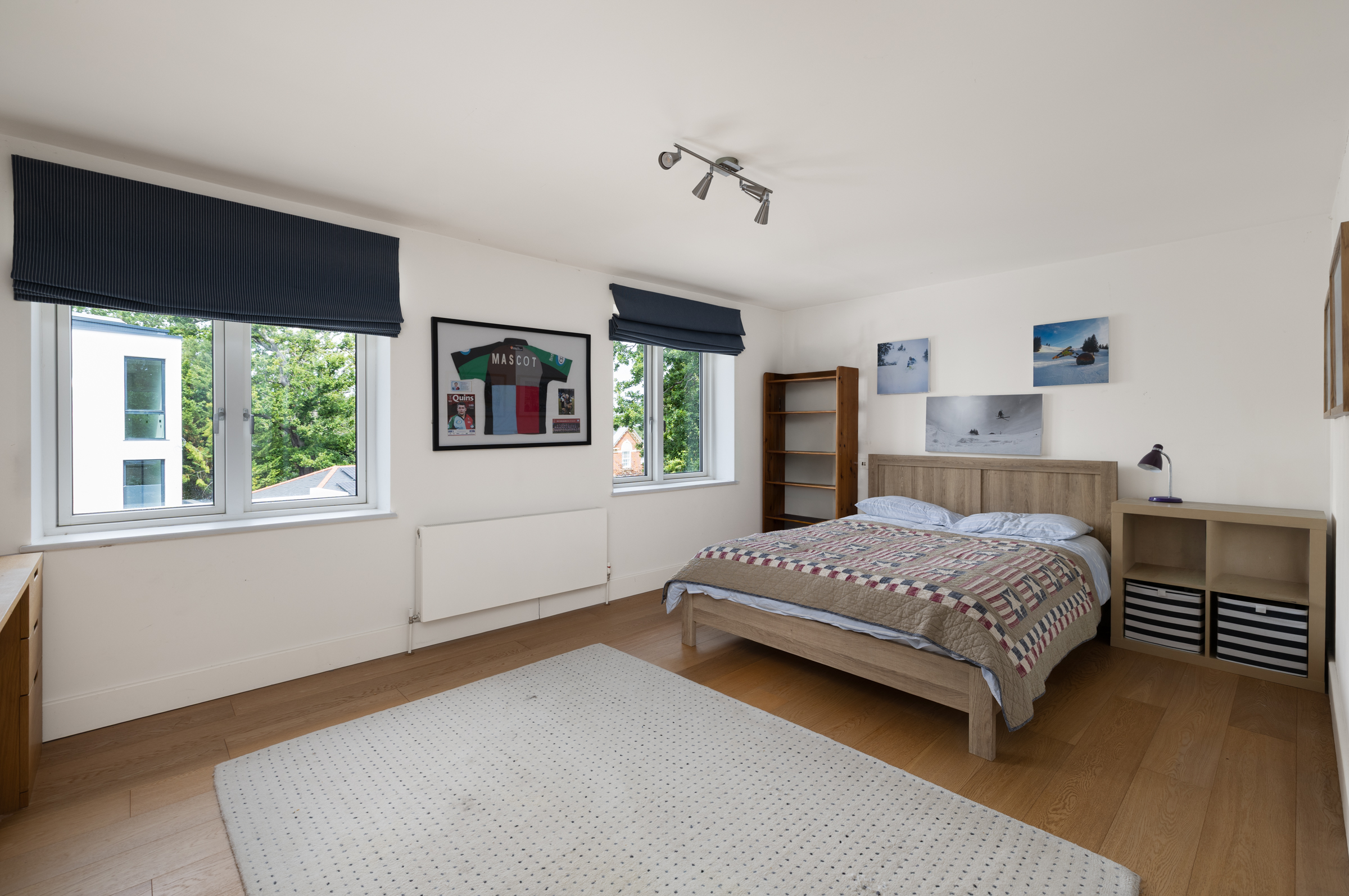 A detached modern six bedroom family house located on the private Coombe Estate - 物件實景