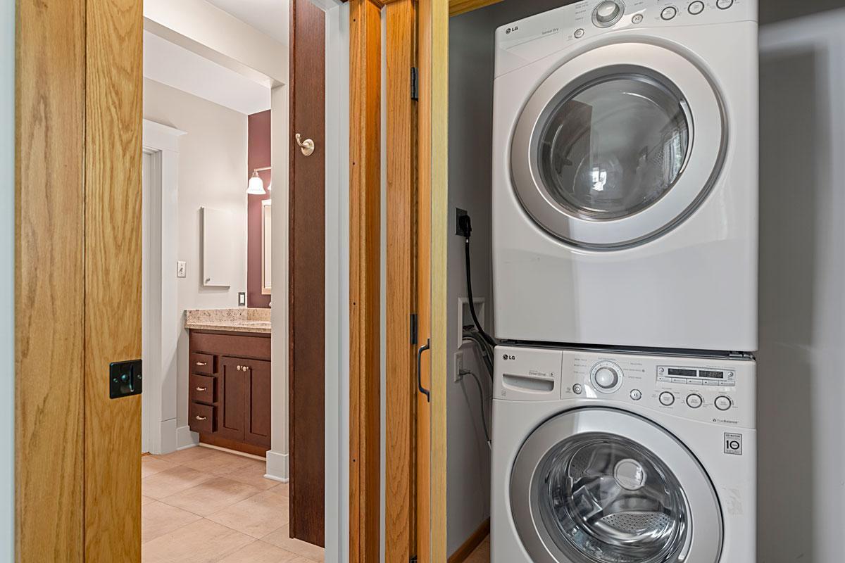 Northfield, Minnesota, 55057, United States, 5 Bedrooms Bedrooms, ,1 BathroomBathrooms,Residential,For Sale,1984283