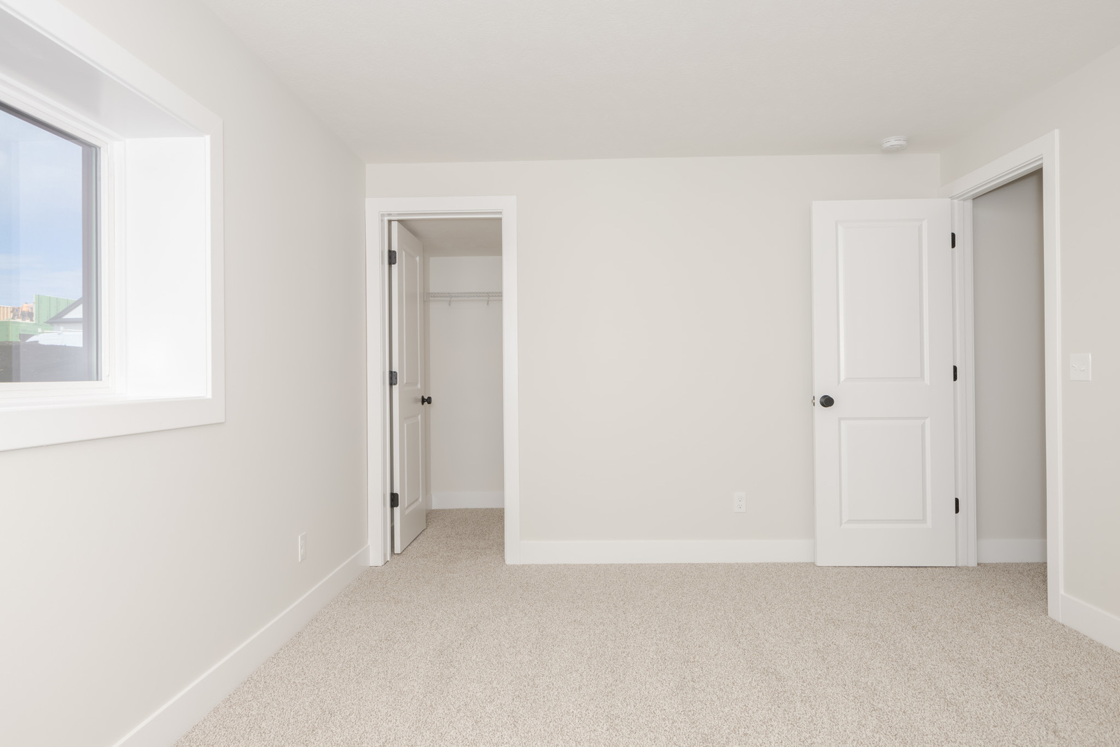 Bloomington, Illinois, 61705, United States, 4 Bedrooms Bedrooms, ,4 BathroomsBathrooms,Residential,For Sale,1957055