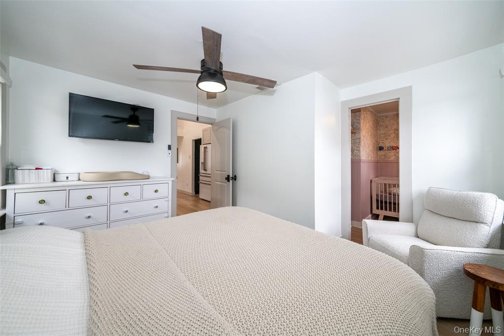 Bronx, New York, 10464, United States, 2 Bedrooms Bedrooms, ,1 BathroomBathrooms,Residential,For Sale,1975027