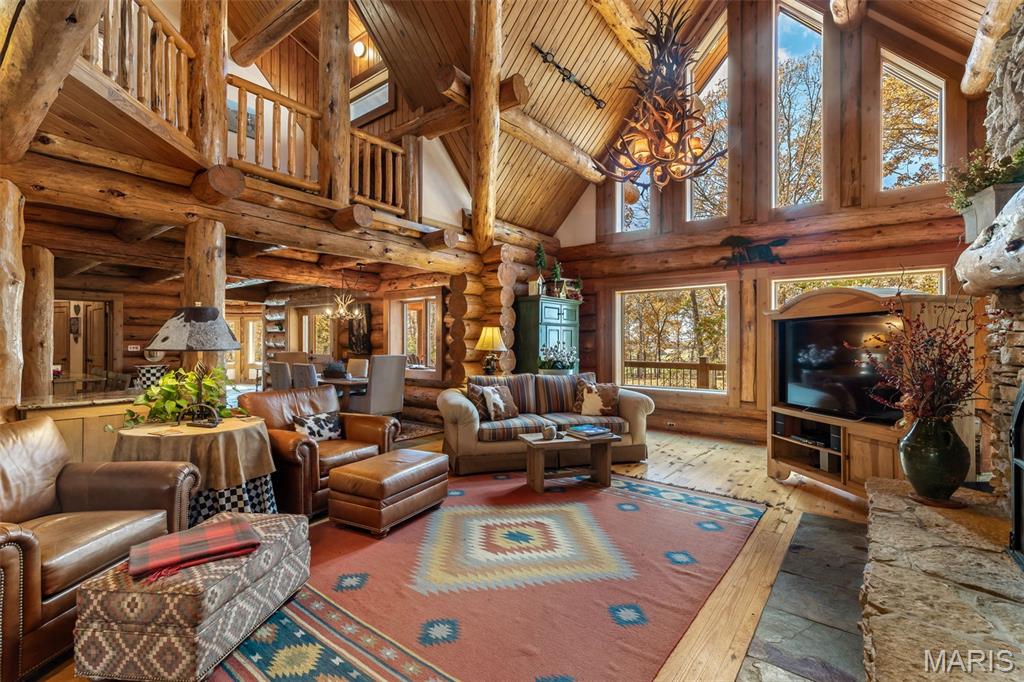 Farmington, Missouri, 63640, United States, 3 Bedrooms Bedrooms, ,4 BathroomsBathrooms,Residential,For Sale,1991980