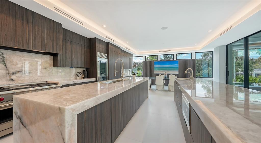 Sarasota, Florida, 34239, United States, 5 Bedrooms Bedrooms, ,8 BathroomsBathrooms,Residential,For Sale,1991570