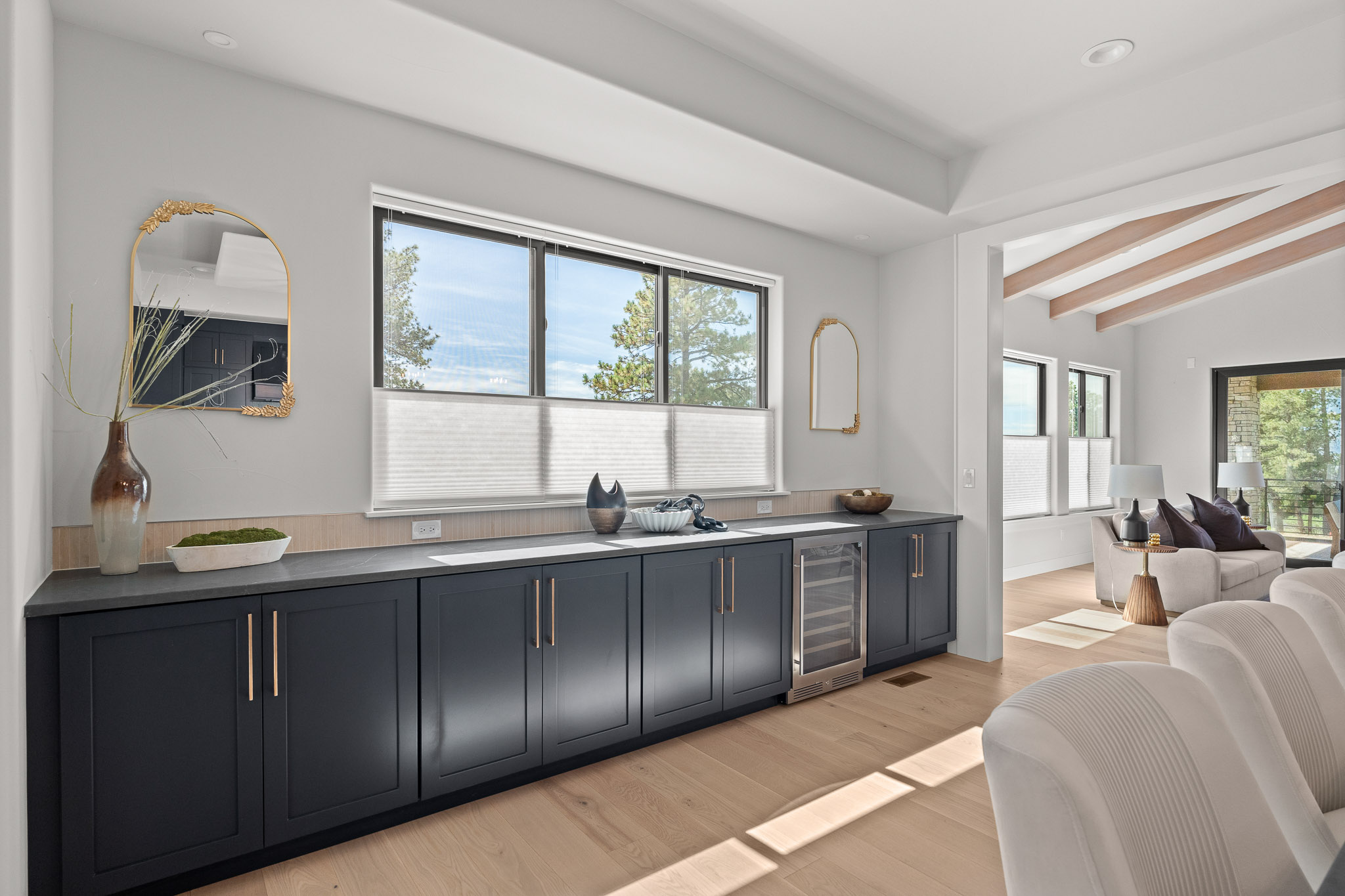  Designed to live beautifully from front to back - 物件實景