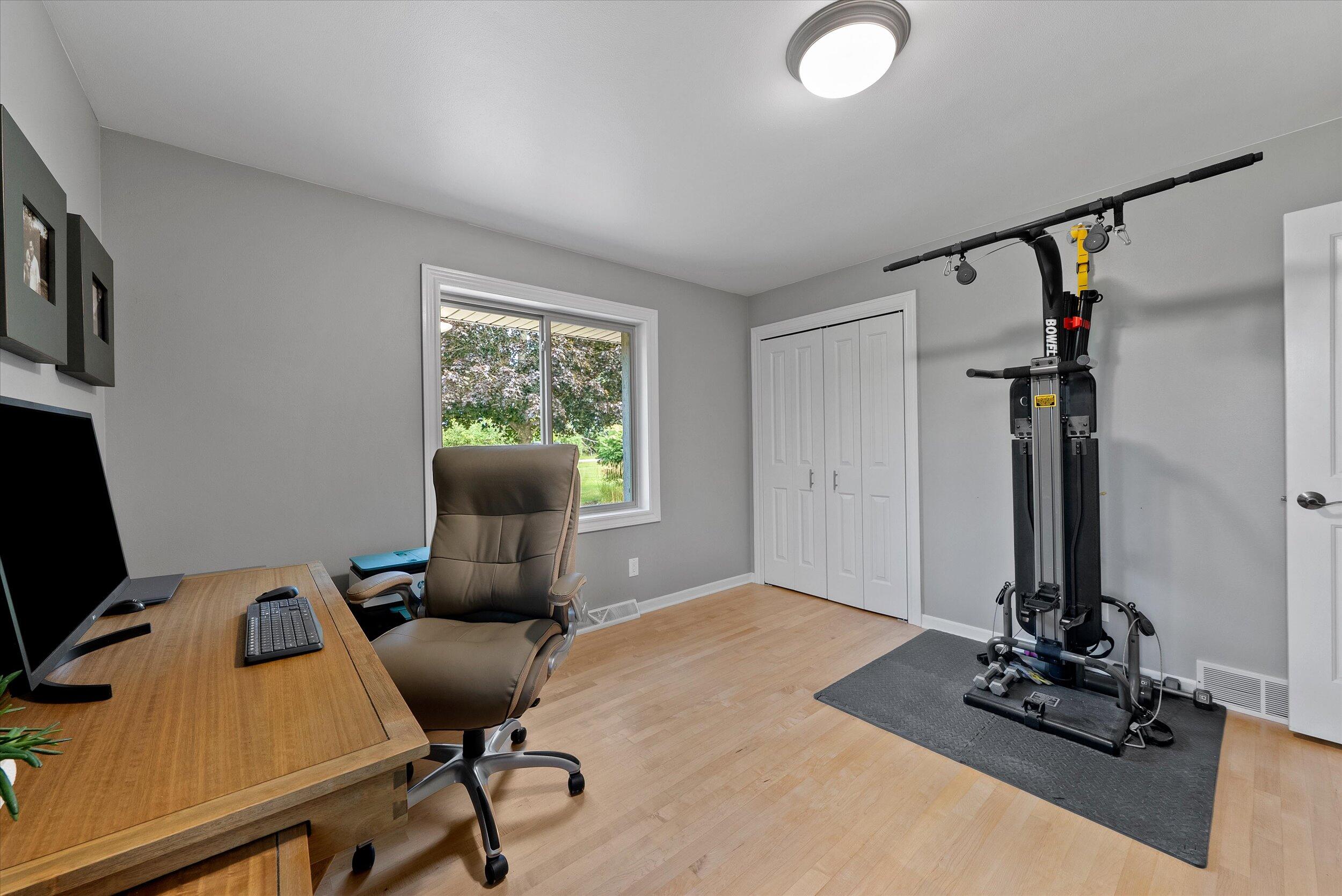 Grafton, Wisconsin, 53024, United States, 3 Bedrooms Bedrooms, ,2 BathroomsBathrooms,Residential,For Sale,1938836