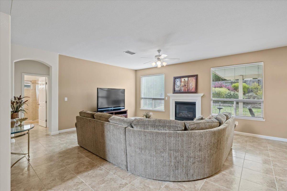 Roseville, California, 95747, United States, 4 Bedrooms Bedrooms, ,3 BathroomsBathrooms,Residential,For Sale,1928069