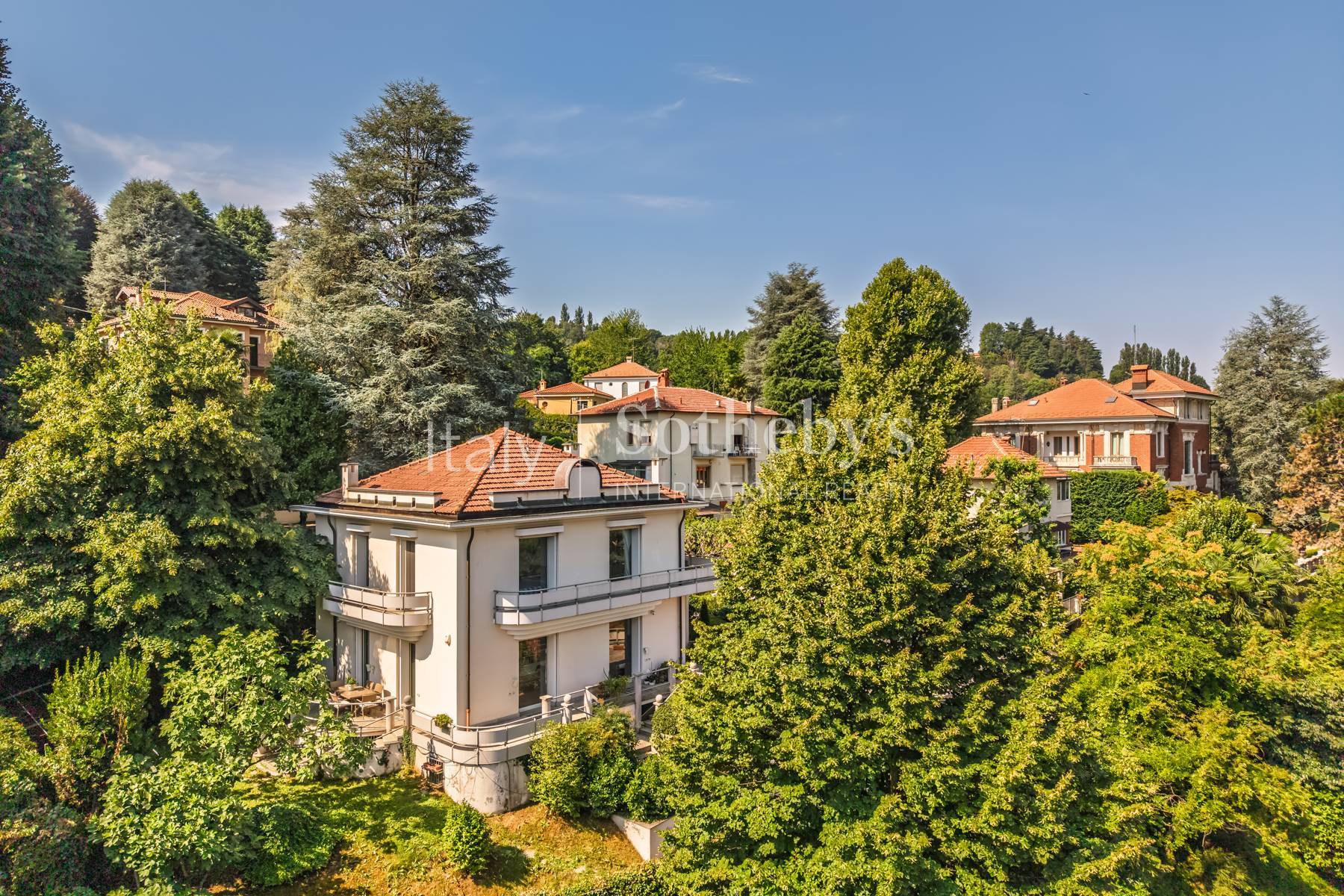  Exclusive Villa with Garden on Turin
