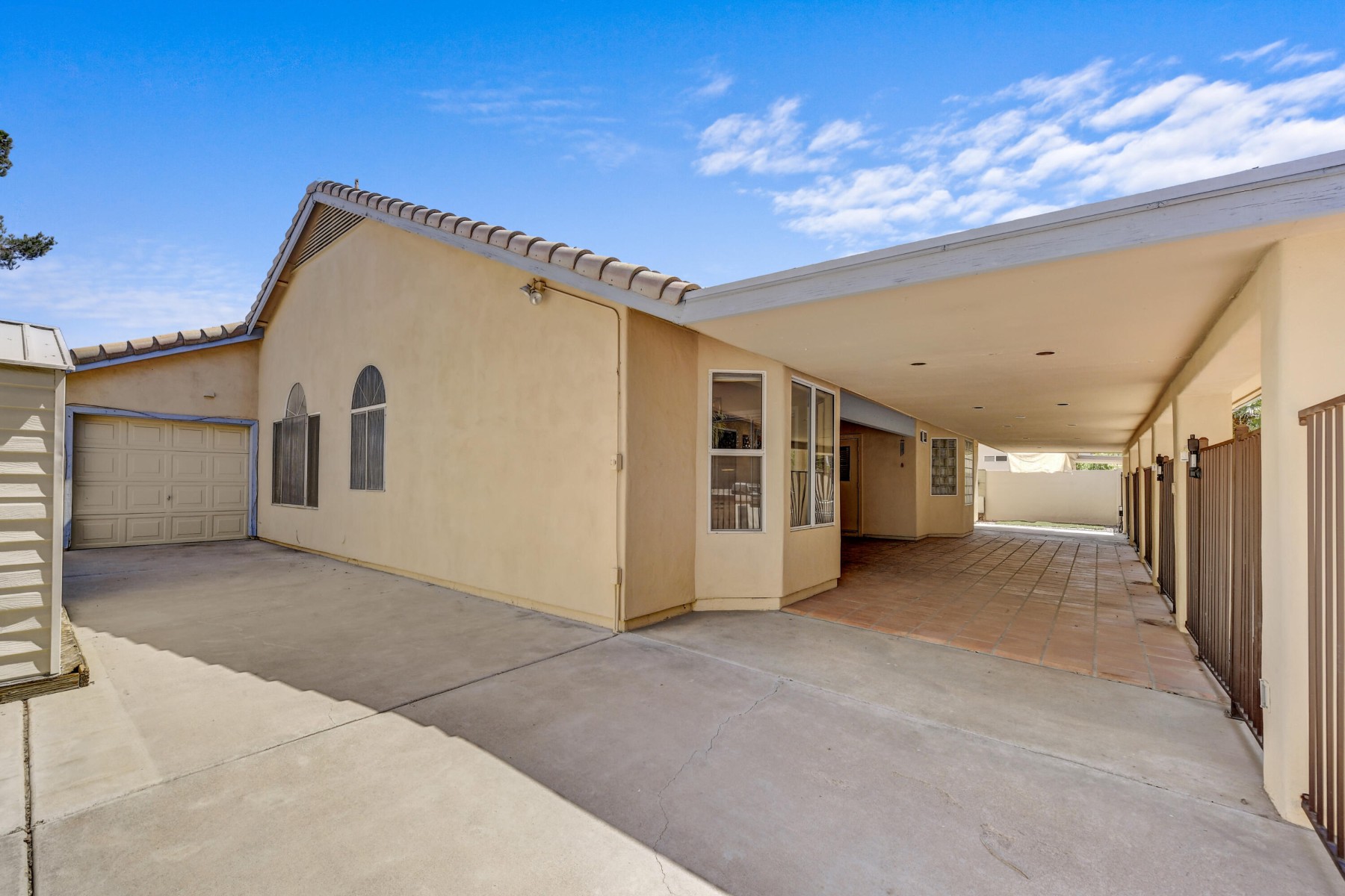  Camelot Village - 物件實景