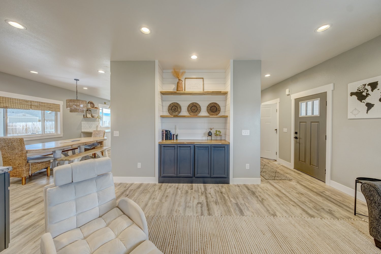 Ranchester, Wyoming, 82839, United States, 4 Bedrooms Bedrooms, ,3 BathroomsBathrooms,Residential,For Sale,1979887