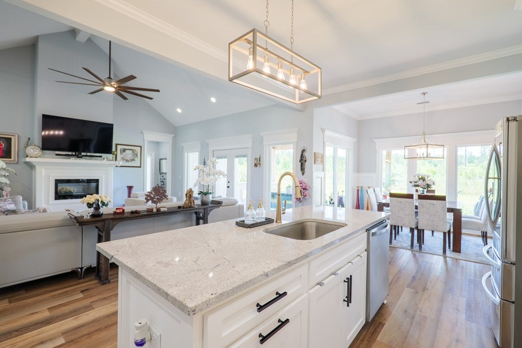 Valdosta, Georgia, 31601, United States, 4 Bedrooms Bedrooms, ,5 BathroomsBathrooms,Residential,For Sale,1991156