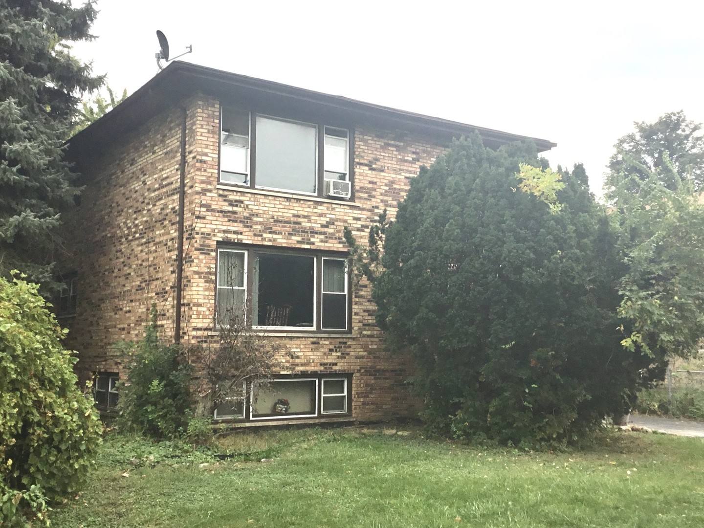 Justice, Illinois, 60458, United States, 7 Bedrooms Bedrooms, ,Residential,For Sale,1983274