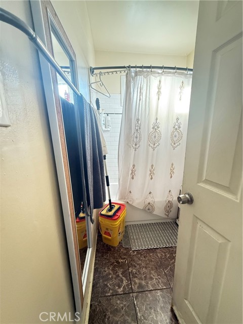 Los Angeles, California, 90059, United States, 7 Bedrooms Bedrooms, ,Residential,For Sale,1975927