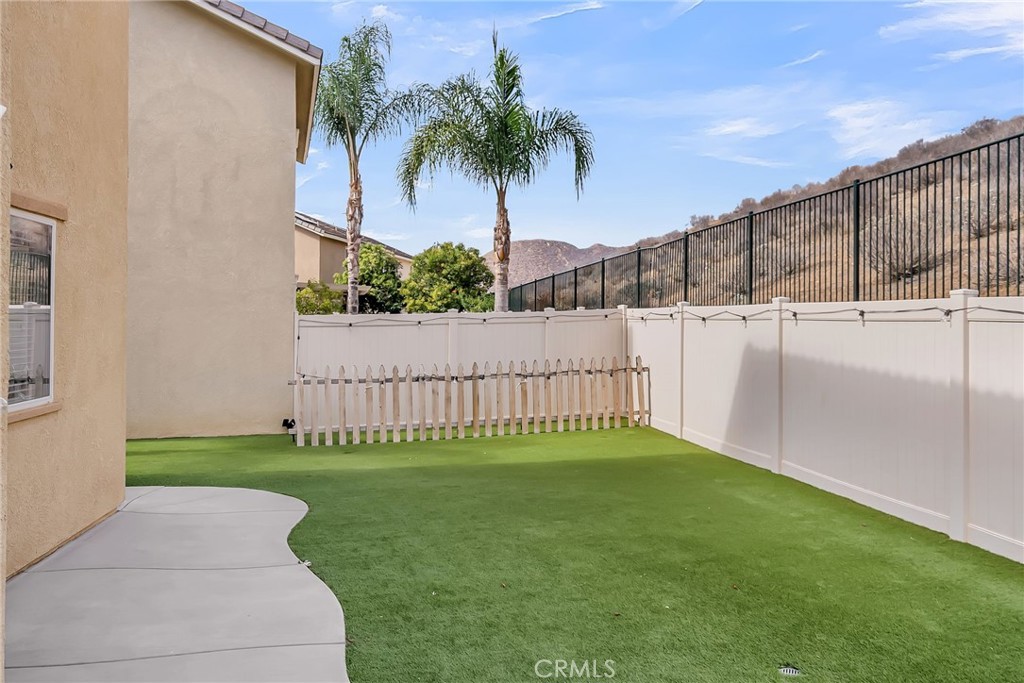 Lake Elsinore, California, 92532, United States, 4 Bedrooms Bedrooms, ,3 BathroomsBathrooms,Residential,For Sale,1955180