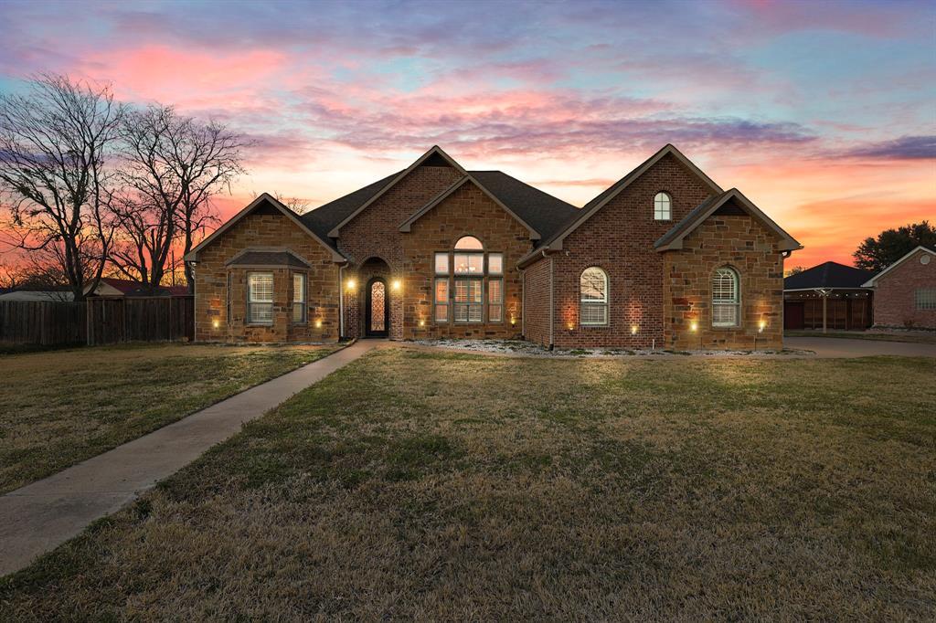 Mabank, Texas, 75147, United States, 3 Bedrooms Bedrooms, ,3 BathroomsBathrooms,Residential,For Sale,1713572