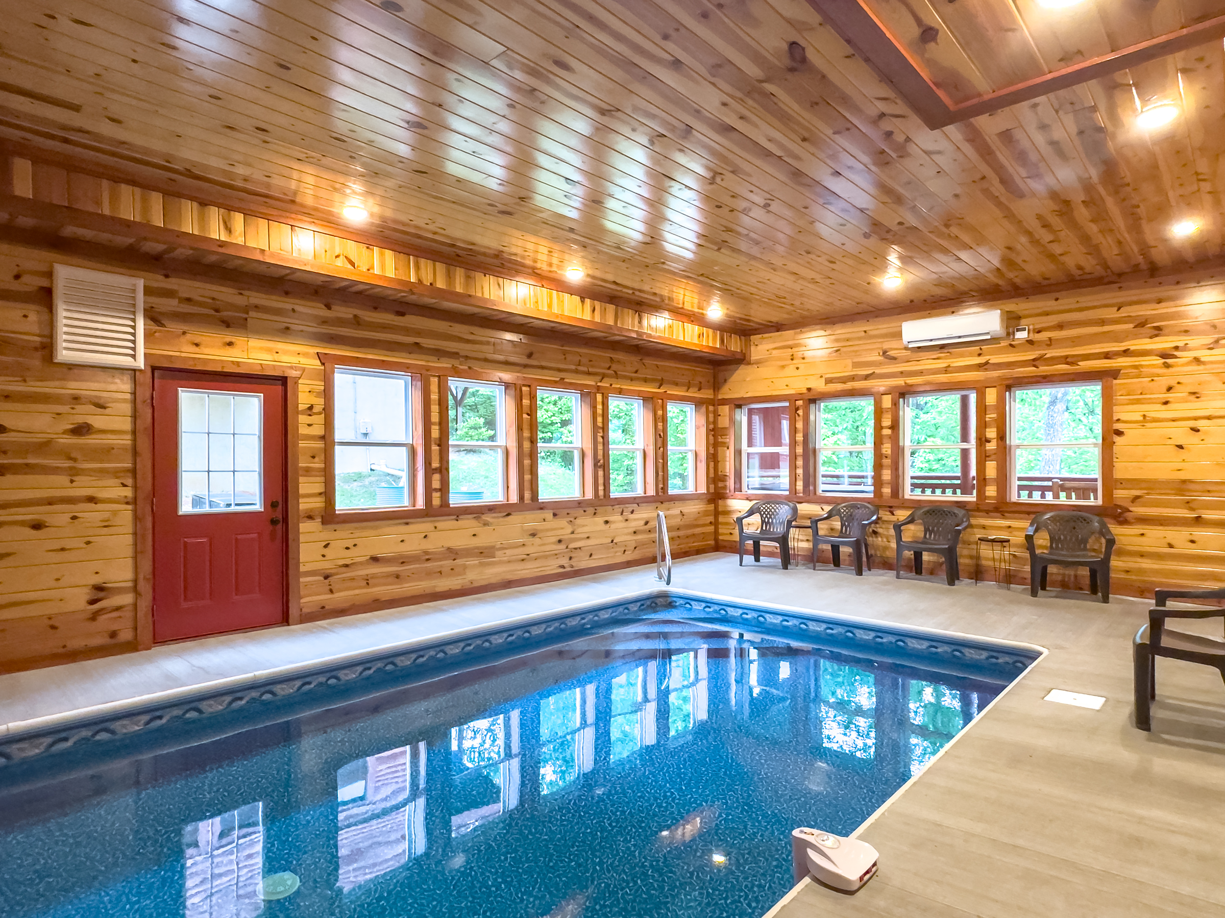 Sevierville, Tennessee, 37862, United States, 6 Bedrooms Bedrooms, ,7 BathroomsBathrooms,Residential,For Sale,1798299