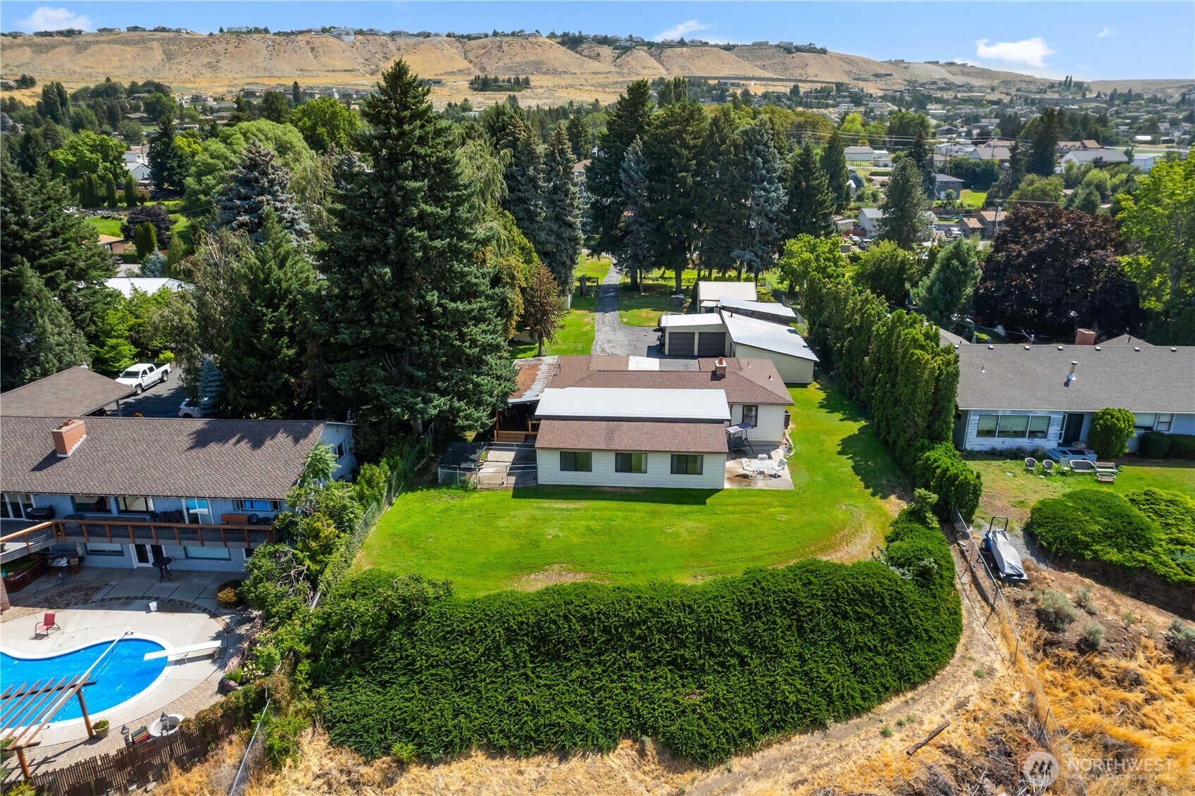 East Wenatchee, Washington, 98802, United States, 3 Bedrooms Bedrooms, ,1 BathroomBathrooms,Residential,For Sale,1890394