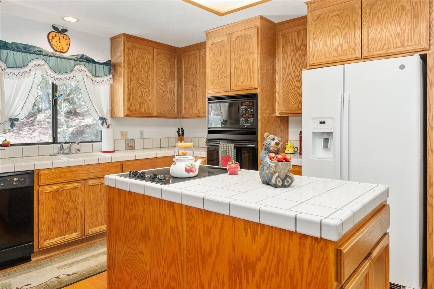 Angels Camp, California, 95222, United States, 3 Bedrooms Bedrooms, ,2 BathroomsBathrooms,Residential,For Sale,1881530