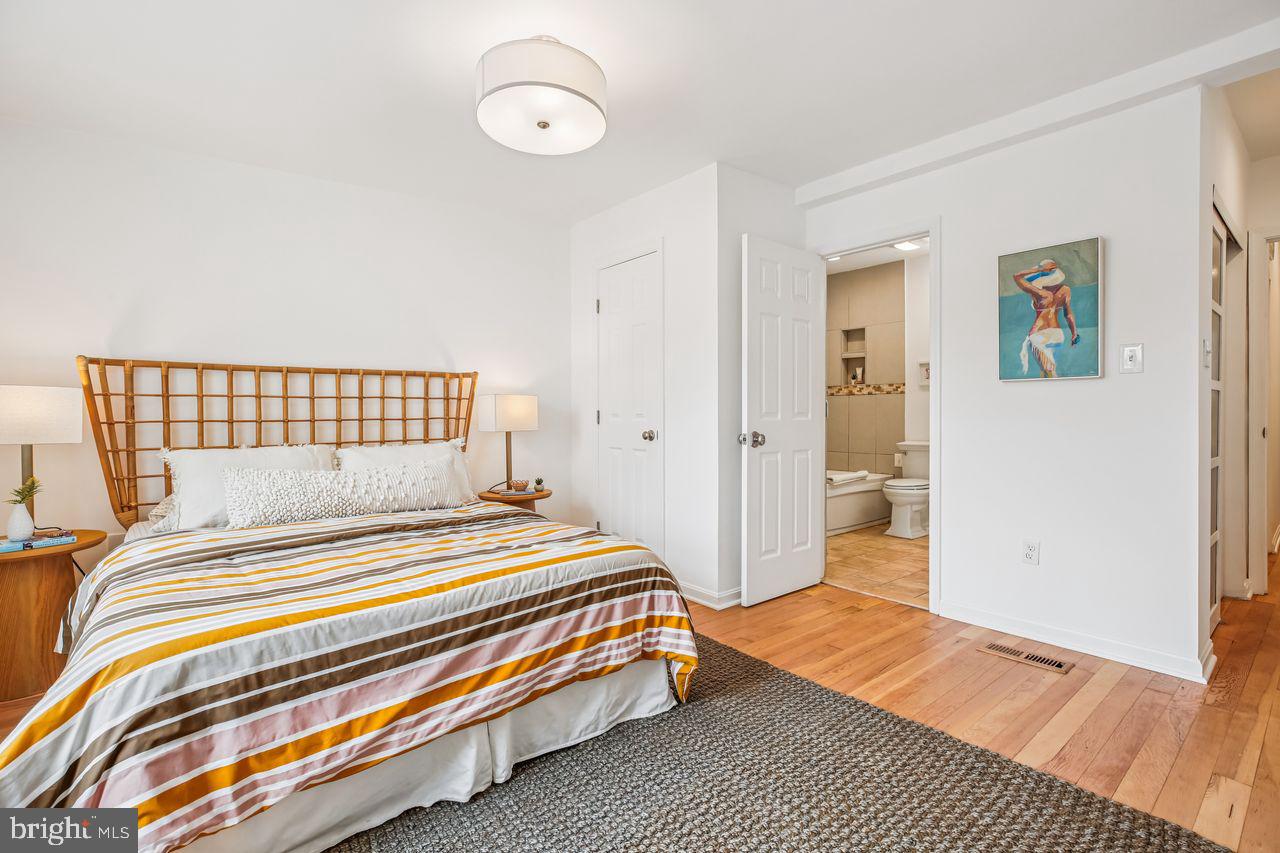 Washington, District of Columbia, 20002, United States, 3 Bedrooms Bedrooms, ,4 BathroomsBathrooms,Residential,For Sale,1951024