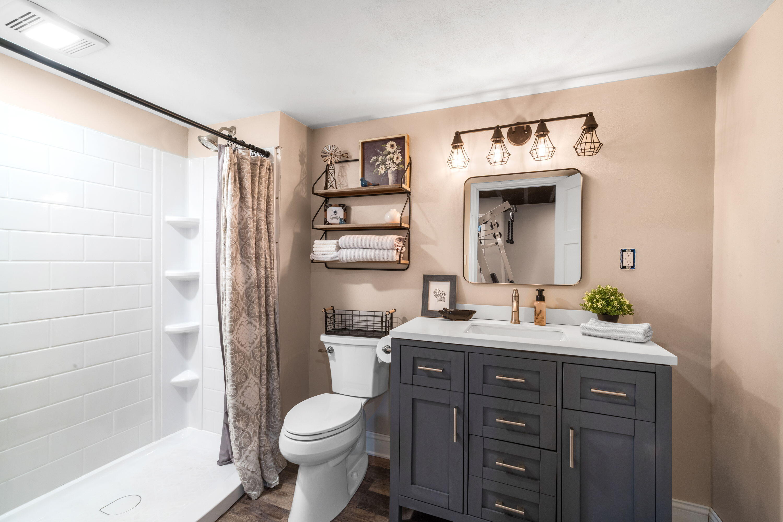 Mount Pleasant, Wisconsin, 53406, United States, 3 Bedrooms Bedrooms, ,4 BathroomsBathrooms,Residential,For Sale,1912298