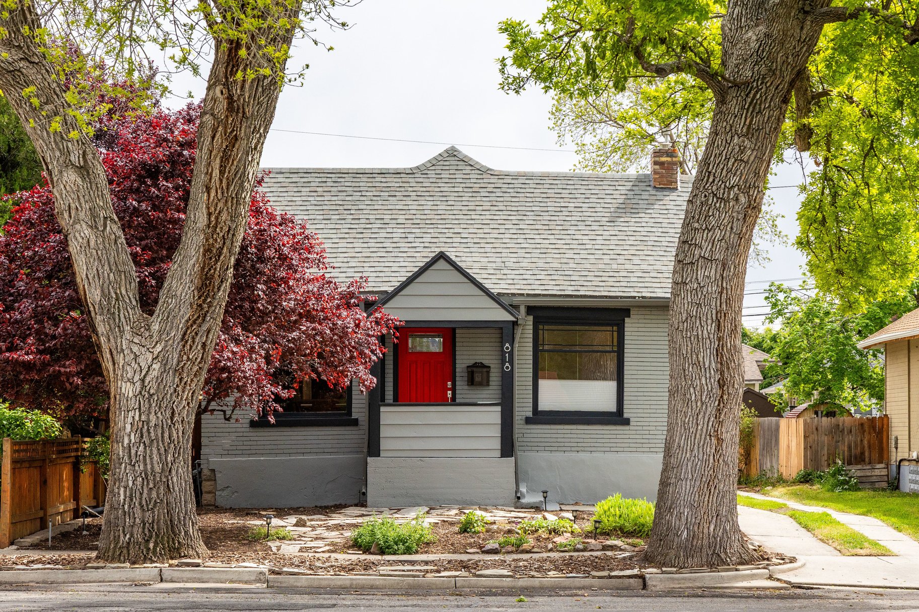  Incredibly Charming & Updated 1911 Bungalow Tree-Lined Streets - 物件實景