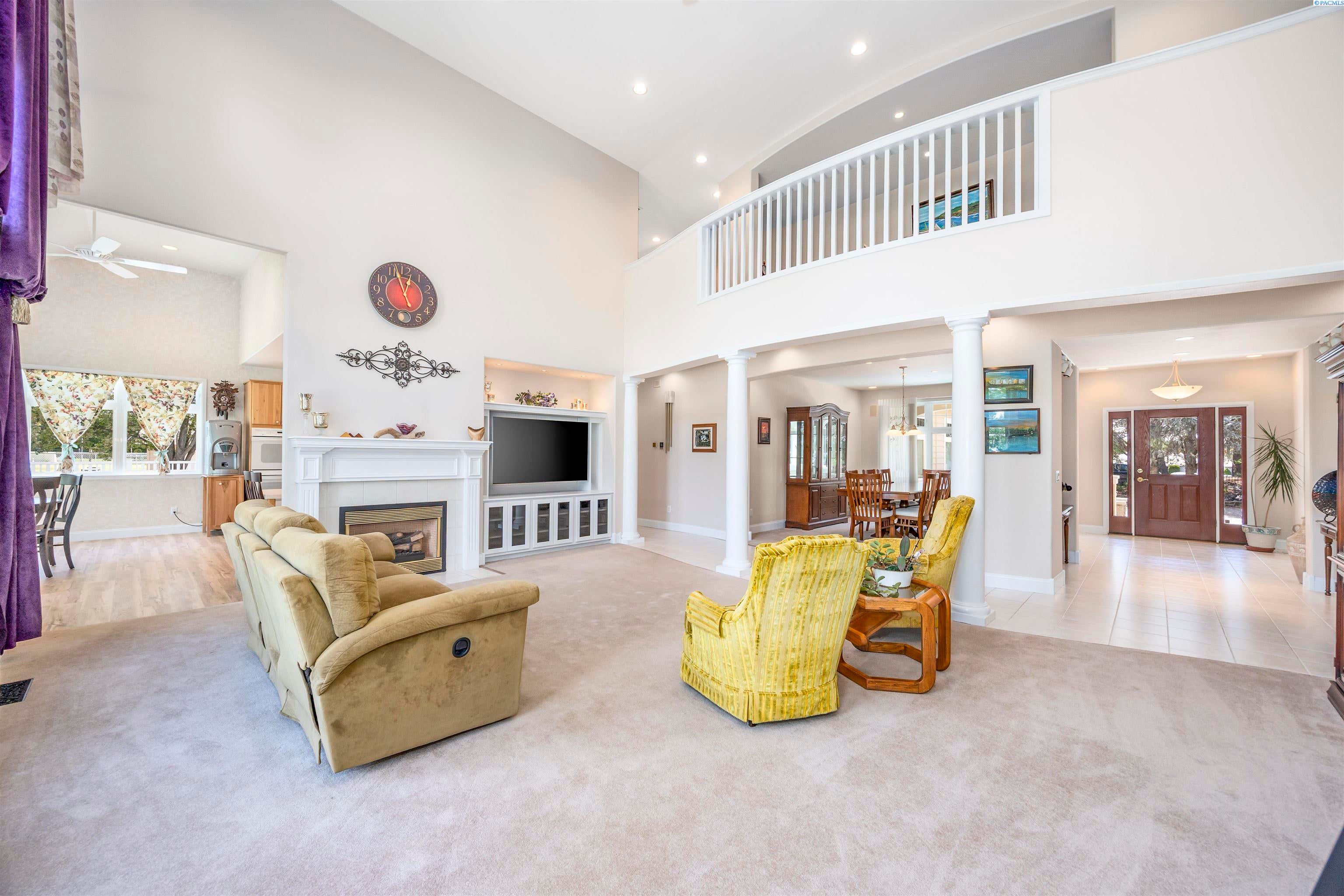 Pasco, Washington, 99301, United States, 3 Bedrooms Bedrooms, ,3 BathroomsBathrooms,Residential,For Sale,1979985