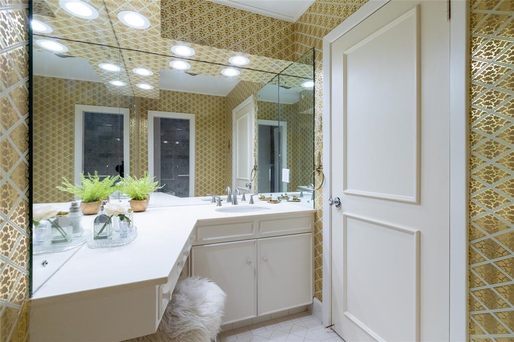 Weatherford, Texas, 76086, United States, 3 Bedrooms Bedrooms, ,4 BathroomsBathrooms,Residential,For Sale,1974864