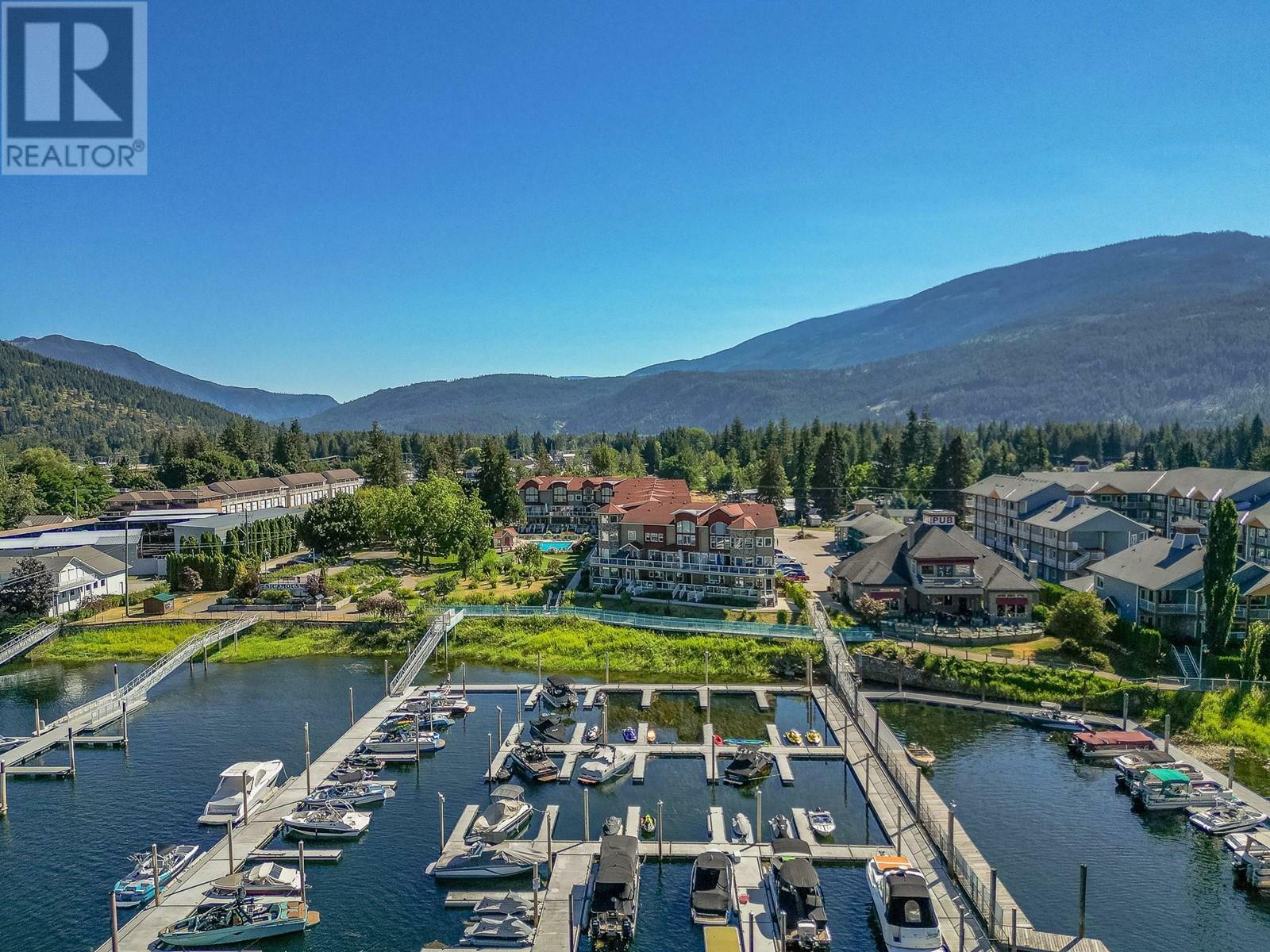 SICAMOUS, British Columbia, V0E 2V1, CA, 4 Bedrooms Bedrooms, ,2 BathroomsBathrooms,Residential,For Sale,1839055