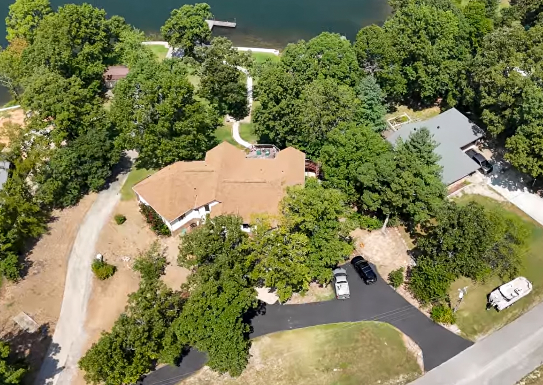 Horseshoe Bend, Arkansas, 72512, United States, 5 Bedrooms Bedrooms, ,5 BathroomsBathrooms,Residential,For Sale,1910999