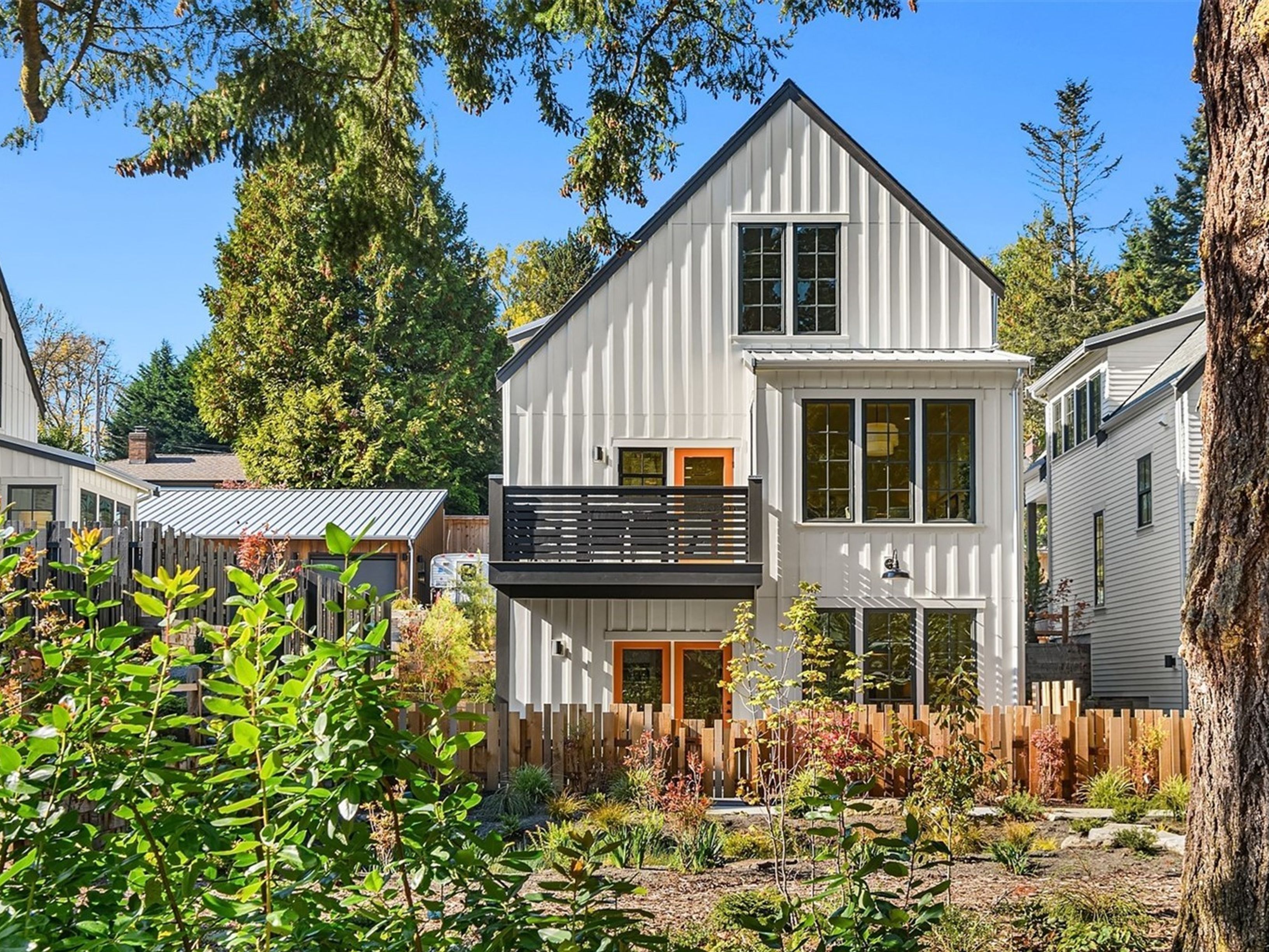 2216 NE 125th St, Seattle, WA 98125 
