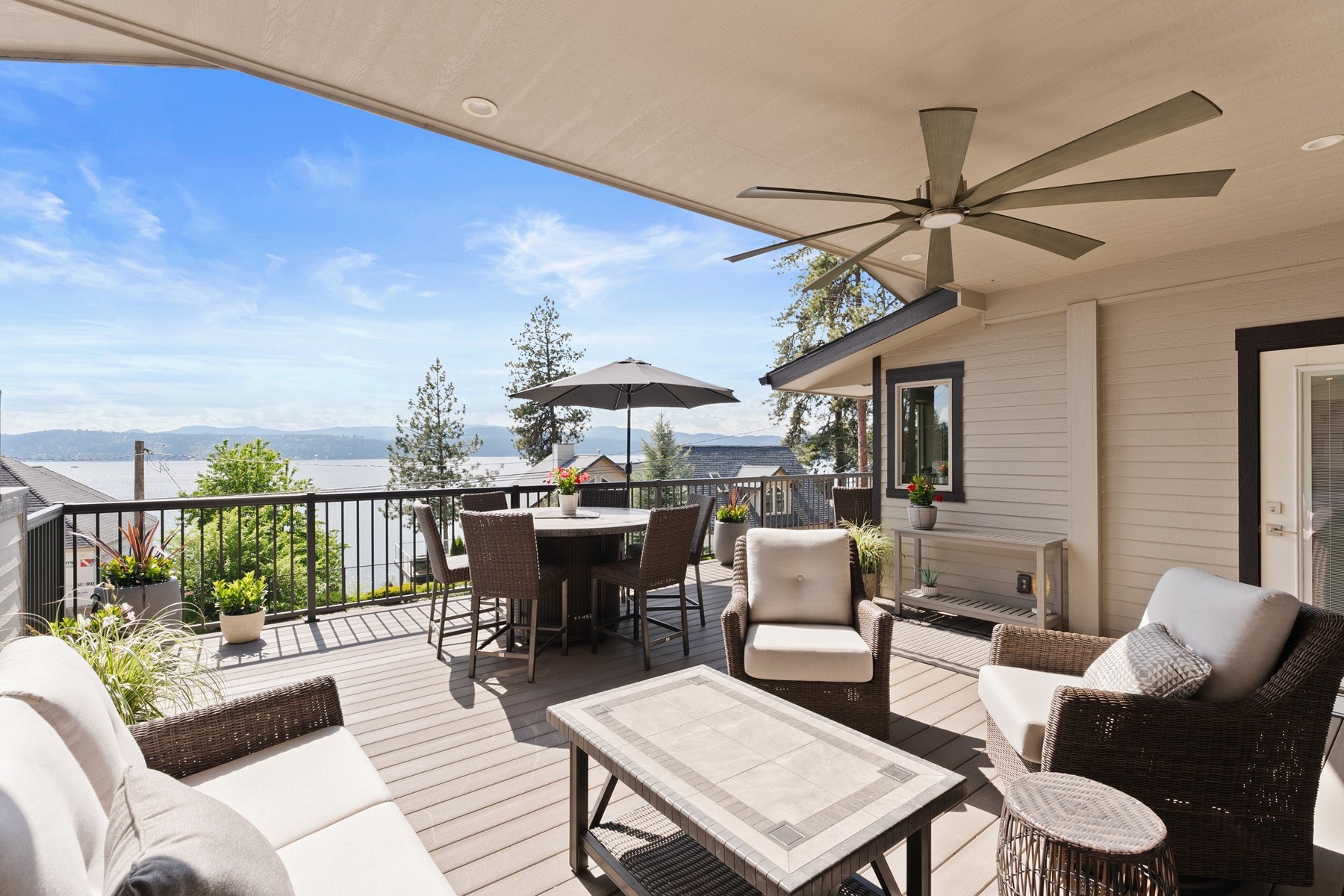  Silver Beach Luxury Lake View Living - 物件實景