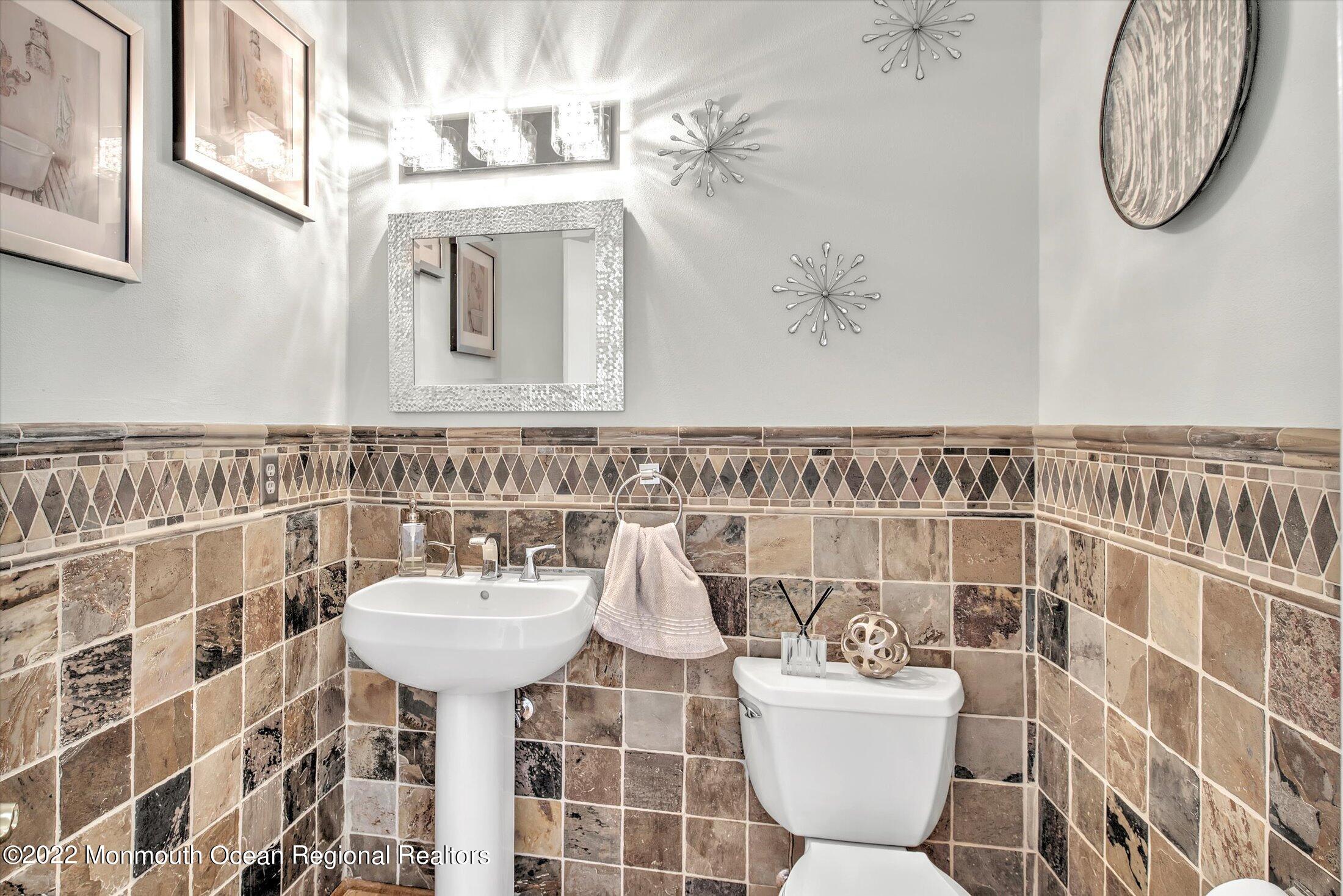 Manalapan, New Jersey, 07726, United States, 4 Bedrooms Bedrooms, ,5 BathroomsBathrooms,Residential,For Sale,1823230