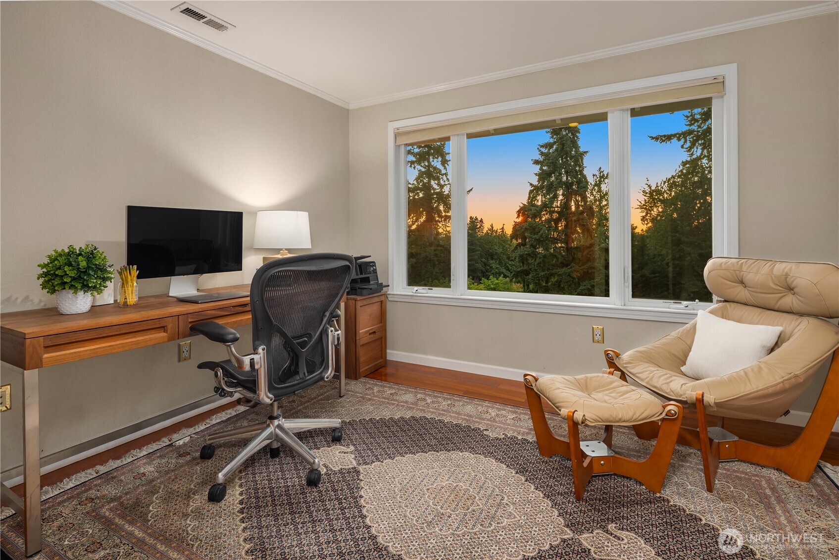 Mercer Island, Washington, 98040, United States, 4 Bedrooms Bedrooms, ,1 BathroomBathrooms,Residential,For Sale,1901418