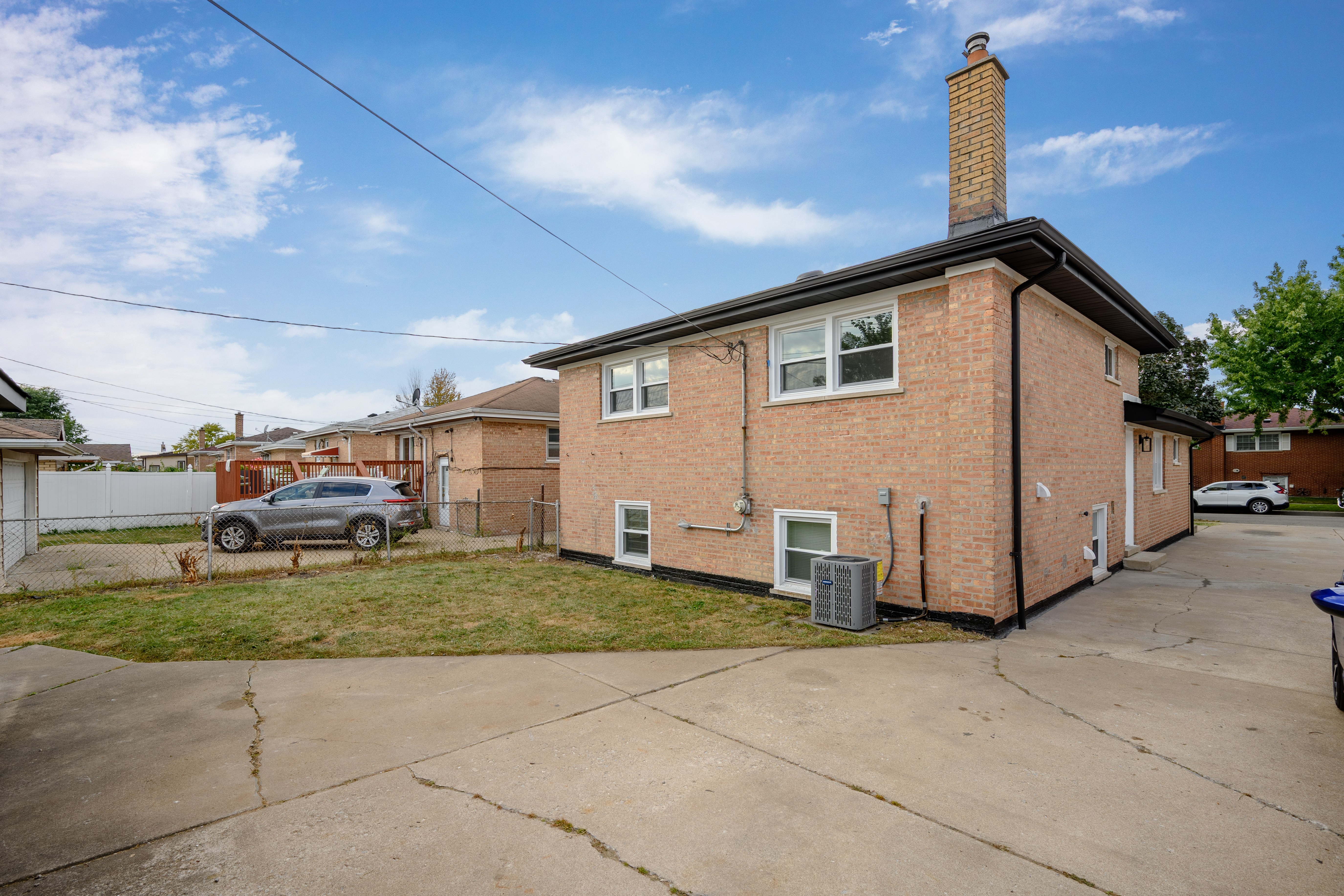  Beautifully Updated and Move-in-ready Home - 物件實景