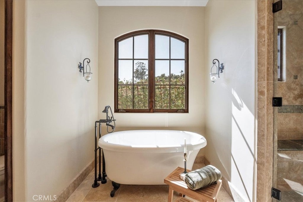Fallbrook, California, 92028, United States, 7 Bedrooms Bedrooms, ,7 BathroomsBathrooms,Residential,For Sale,1827322