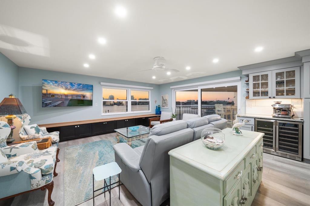 Clearwater Beach, Florida, 33767, United States, 3 Bedrooms Bedrooms, ,3 BathroomsBathrooms,Residential,For Sale,1988337