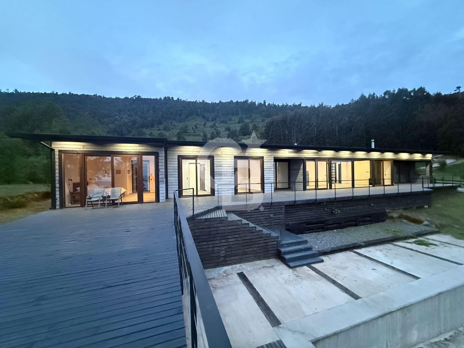 Futrono, Chile, 5 Bedrooms Bedrooms, ,5 BathroomsBathrooms,Residential,For Sale,1999094