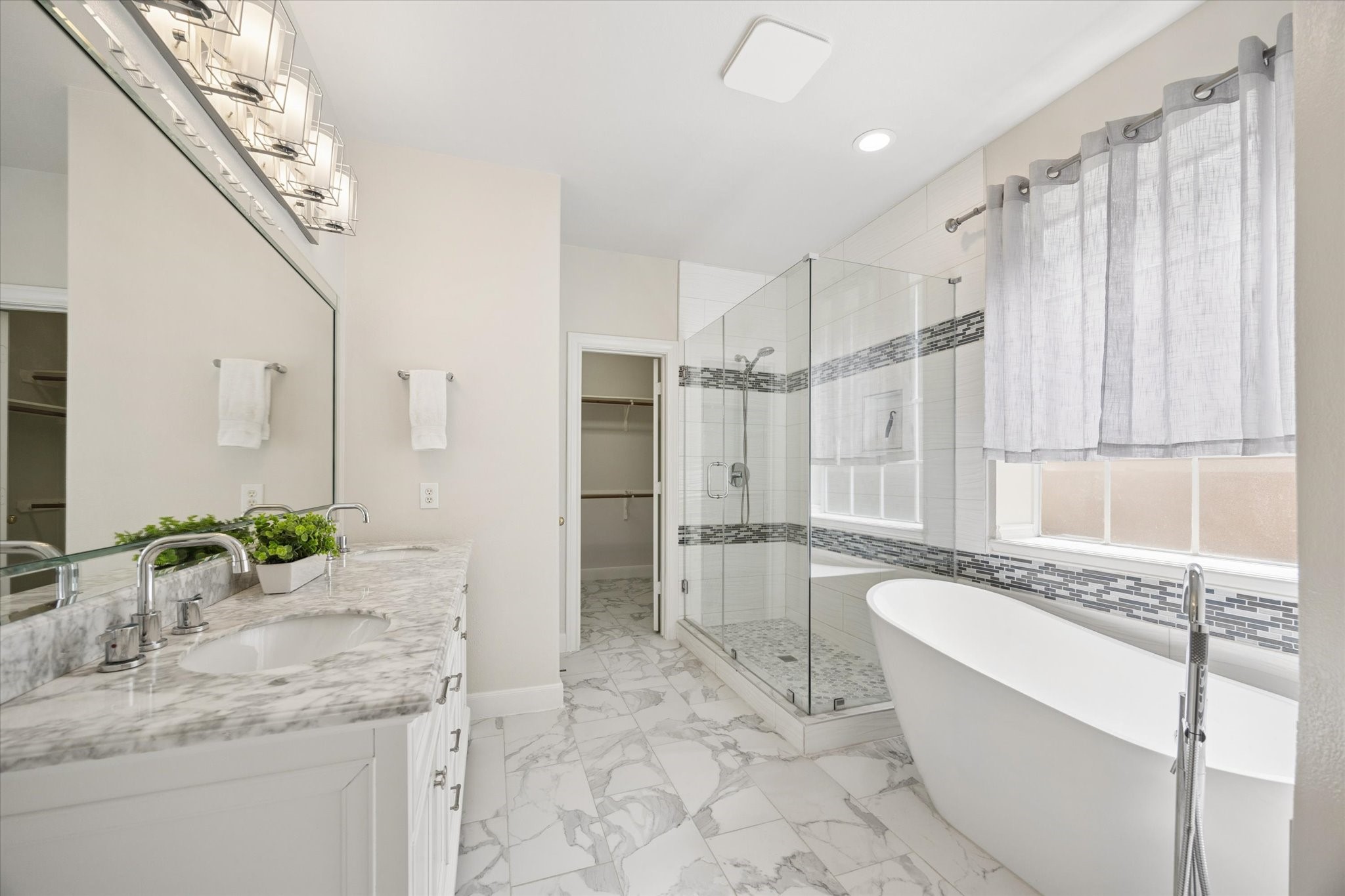  1502 Lakeside Enclave Drive - 物件實景