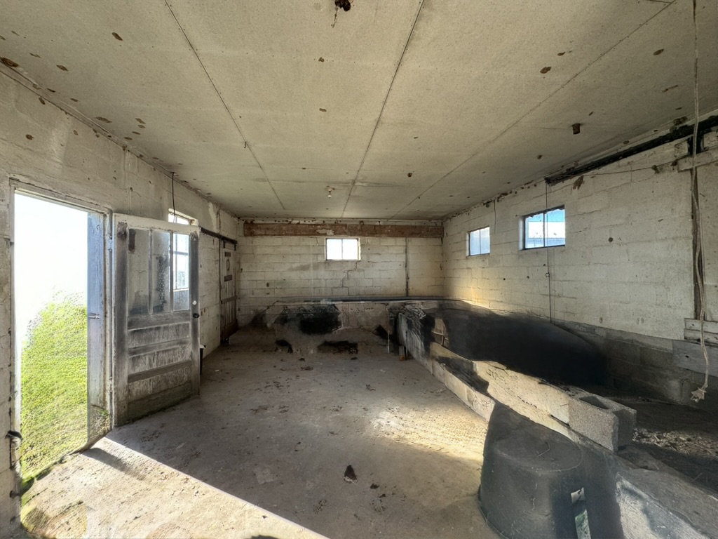 Pierce City, Missouri, 65723, United States, 2 Bedrooms Bedrooms, ,2 BathroomsBathrooms,Residential,For Sale,1987385