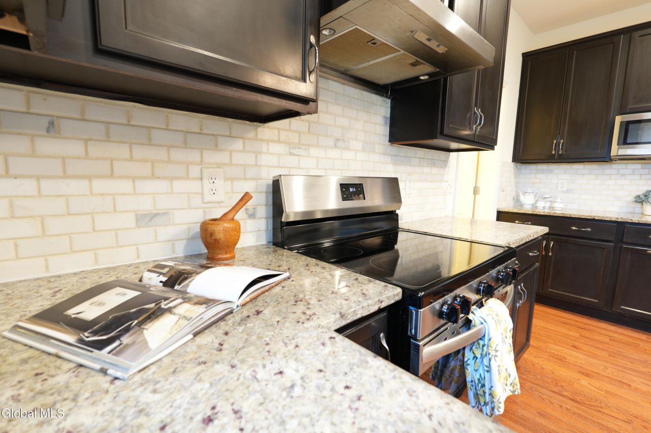 Rensselaer, New York, 12144, United States, 3 Bedrooms Bedrooms, ,3 BathroomsBathrooms,Residential,For Sale,1995950