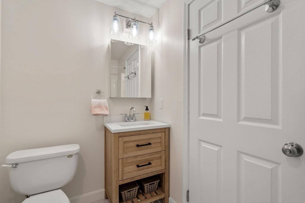 Salem, Massachusetts, 01970, United States, 3 Bedrooms Bedrooms, ,3 BathroomsBathrooms,Residential,For Sale,1927367