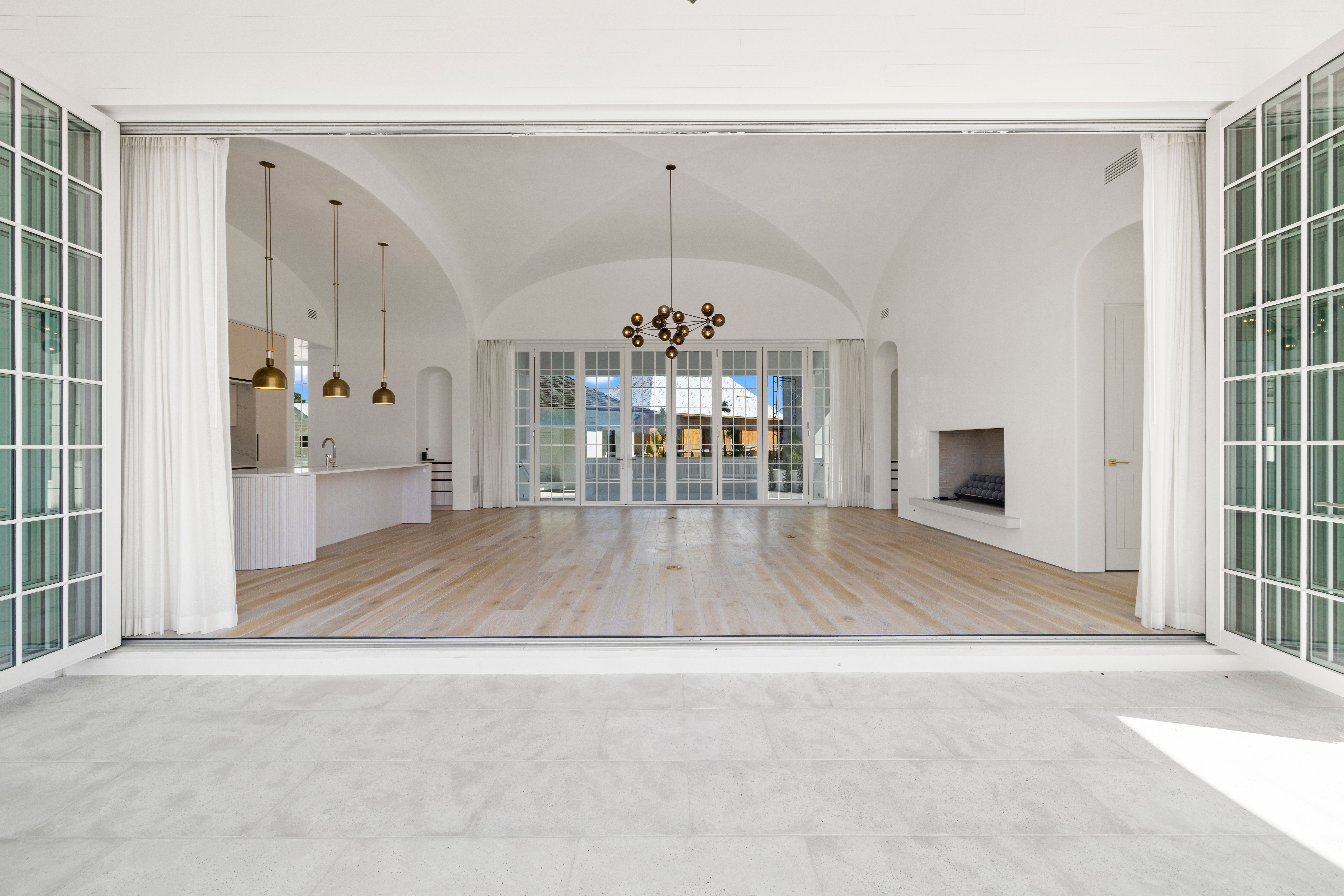  Architectural Gem With Pool And Carriage House - 物件實景