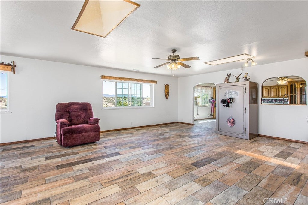 Oak Hills, California, 92344, United States, 3 Bedrooms Bedrooms, ,4 BathroomsBathrooms,Residential,For Sale,1977382