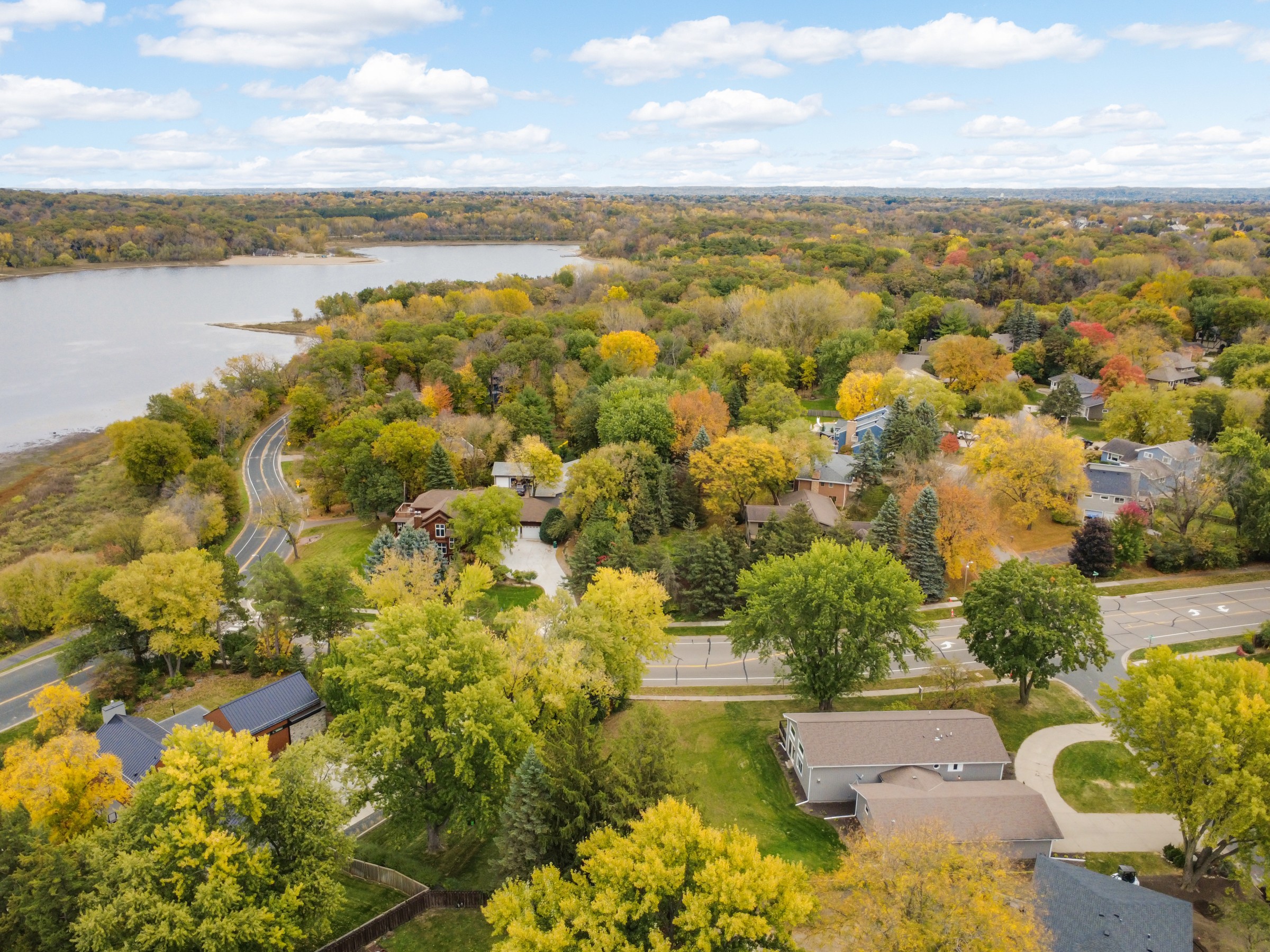  A Blank Canvas in an Established Bloomington Neighborhood - 物件實景