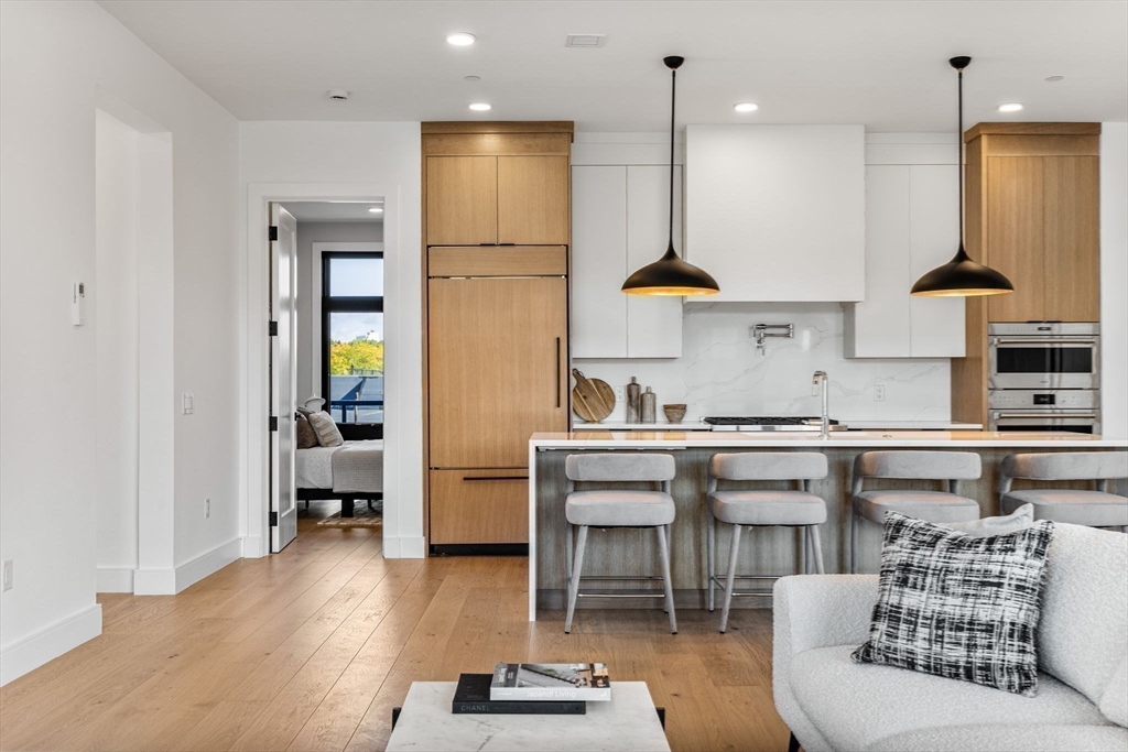 Brookline, Massachusetts, 02446, United States, 3 Bedrooms Bedrooms, ,4 BathroomsBathrooms,Residential,For Sale,1975462