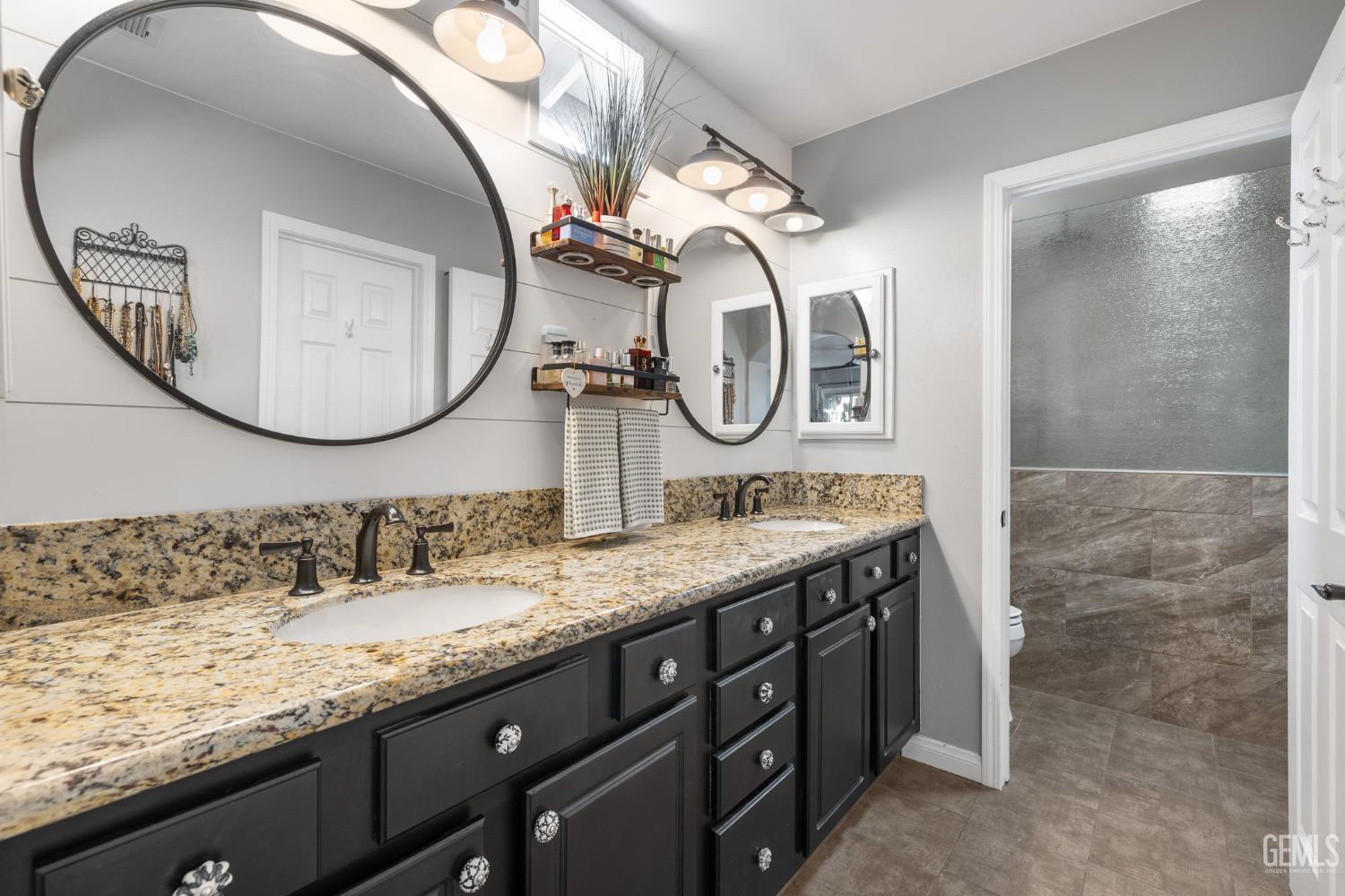 Bakersfield, California, 93312, United States, 4 Bedrooms Bedrooms, ,2 BathroomsBathrooms,Residential,For Sale,1970807