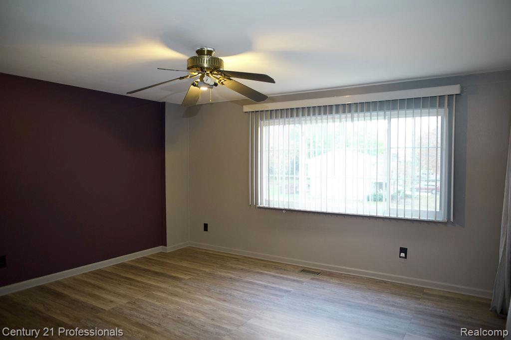 RochesterHills, Michigan, 48309, United States, 4 Bedrooms Bedrooms, ,3 BathroomsBathrooms,Residential,For Sale,1976232