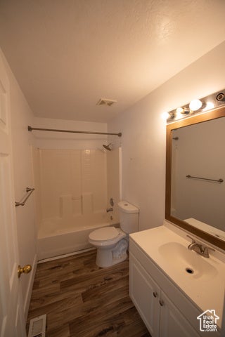 Provo, Utah, 84601, United States, 5 Bedrooms Bedrooms, ,3 BathroomsBathrooms,Residential,For Sale,1975017