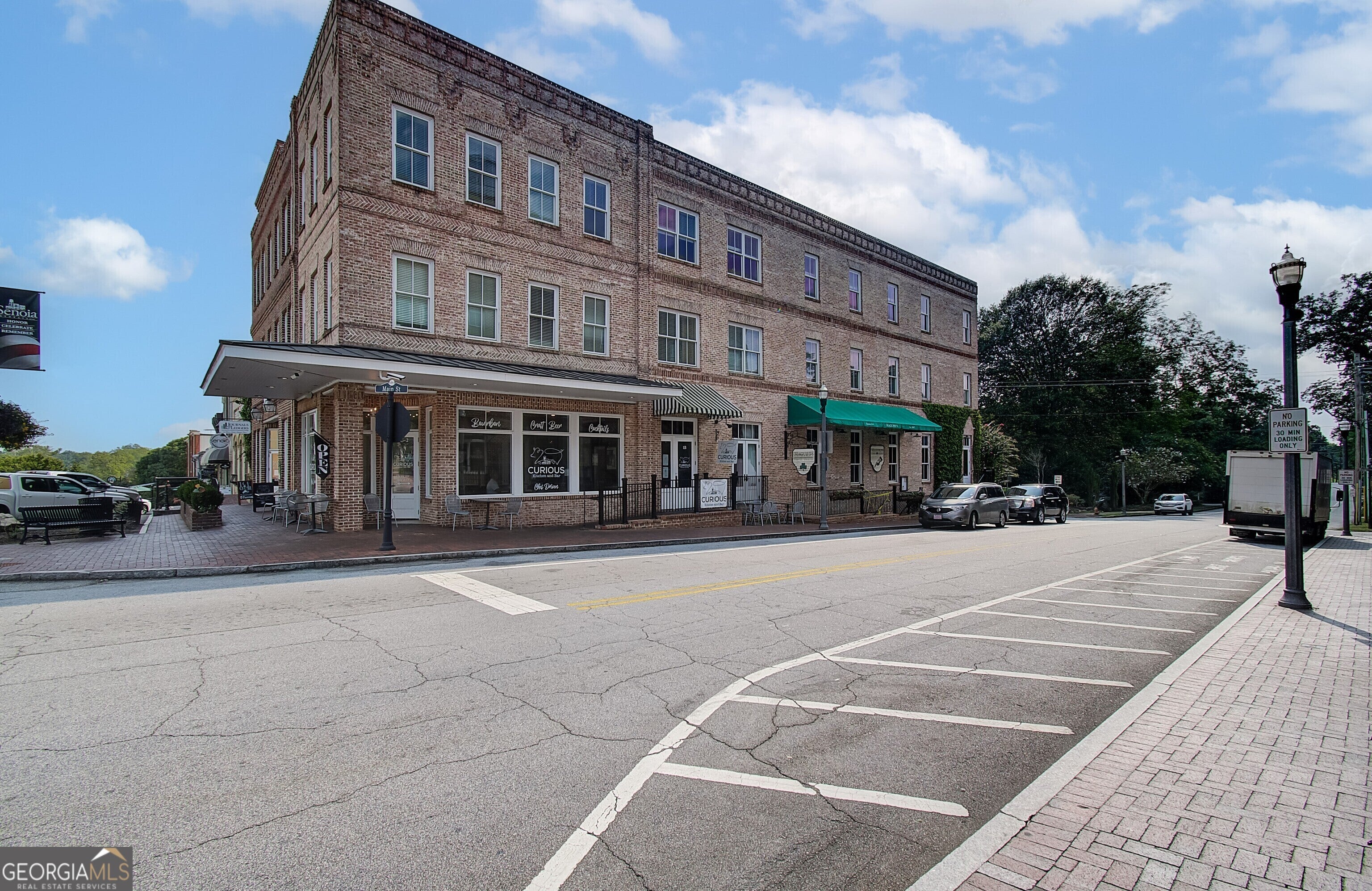 Senoia, Georgia, 30276, United States, 4 Bedrooms Bedrooms, ,4 BathroomsBathrooms,Residential,For Sale,2008995